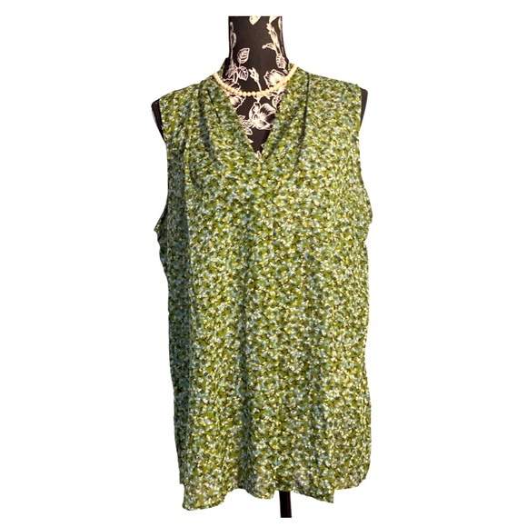 Grandma’s Fashion Pro Tip!! Feat: BROOCHES!! - Picture 8 of 15